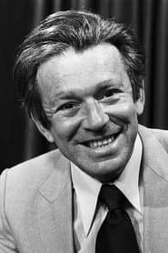 Emiliano Queiroz as Amador