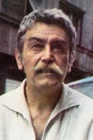 Milan Puzić as Čovek sa naočarima