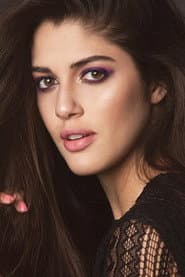 Izabelle Leite as Iza