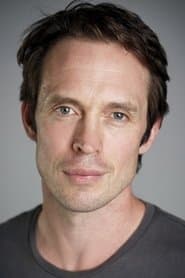 Stephen Phillips as Lieutenant