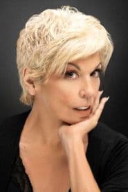 Anne Gaybis as Cashier