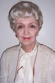 Dionne Houle as La vieille dame