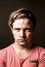 Bas van Prooijen as Benno