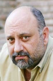 Babak Karimi as Zio Cyrus