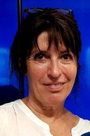 Sophie Arthuys as Walla (voice)