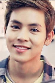 Witwisit Hiranyawongkul as Mew