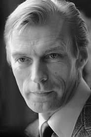 Nikolay Olyalin as Tsvetaev