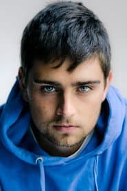 Markus Krojer as Leon