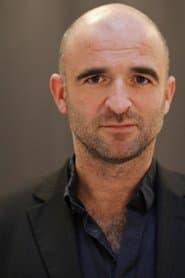 Pierre Benoist as Cop