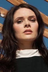 Suzanne Santo as Steph Connors