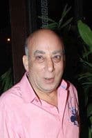 Mithilesh Chaturvedi as Mr Pinto