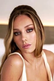 Ester Expósito as Mônica Aldama