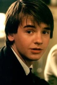 Michael Beran as Tobin Horn