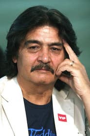 Reza Rouygari as Raana's father