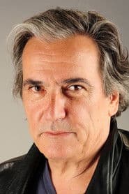 Gabriel Le Doze as Paul Dellenbach (voice)