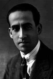 Luis G. Barreiro as Sr. Garnier