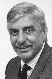 Hugo Carvana as Santamaria