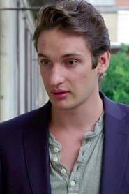 Jákob Ladányi as Róbert