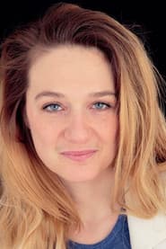 Stine Gyldenkerne as Lina