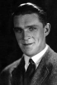 Boris Barnet as English soldier, pipe smoker