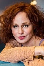 Eszter Ónodi as Molnár Eszter