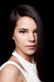 Selen Seyven as Melek