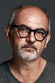 Luis Gnecco as Myrna