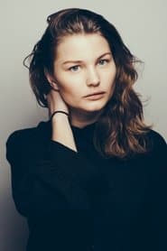 Iben Akerlie as Victoria