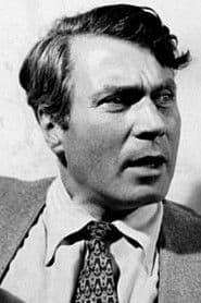 Fernando Wagner as Varga, the Pearl Trader