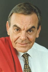 Paco Morán as Alistair
