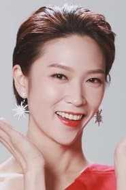 Chiang Cho-Man as Mabel