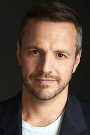 Sergio Di Zio as Gordon Nichols