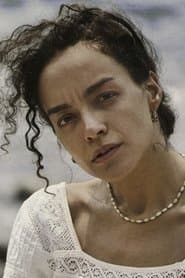 Rebeca Jamir as Isaura