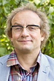 Wigald Boning as Muttersöhnchen