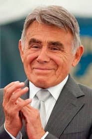 Héctor Suárez as Comandante Porfirio Narvaez