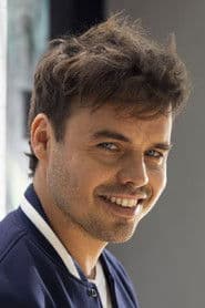 Benjamín Rojas as Pablo Bustamante