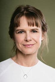 Nailea Norvind as Nina