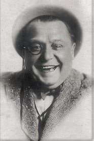 Fritz Schade as Ku-Ku aka Cleo