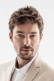 Jan Cornet as Vicente