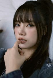 Praewa Suthamphong as Belle