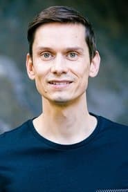 Dirk Petrick as Junior