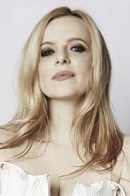 Maria Luísa Mendonça as Sandra