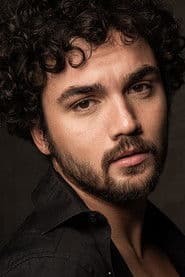 Gabriel Contente as Roberto