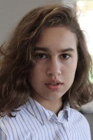 Charline Balu-Emane as Aïsha