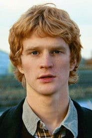 Jakub Snochowski as recepcjonista w hotelu