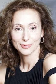 Katherine Erhardy as Mme Charpentier, l'assistante sociale