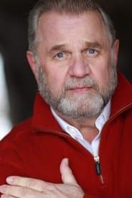 Cliff Bemis as Robert Tillman