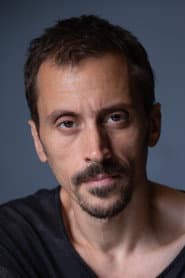 Niko Nicotera as Drew Glass