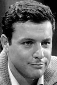 Yves Gabrielli as Léon