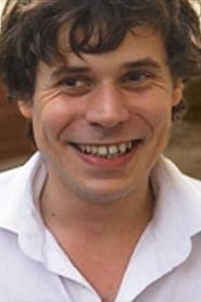 Christophe Lemoine as Chef police (voice)